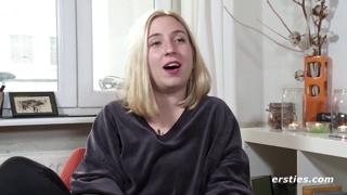 'Shower🚿 Lovin' Blonde Bitch Squirms Over Soap Before Cramming Dildo Up Herself'