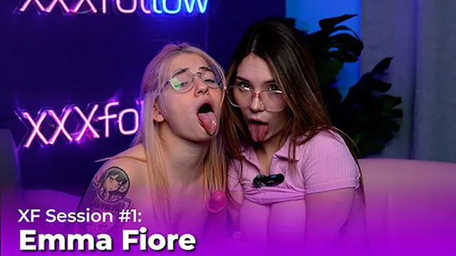 Emma Fiore y Dani Ortiz te enseñan a masturbarte con besos y tetas grandes�XXXFollow�