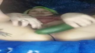 Emo beauty enjoys cucumber until climax🚀