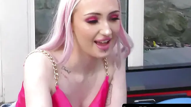 Stepmom Ella Bella and stepdaughter Kitty Marie indulge in dildo fuck