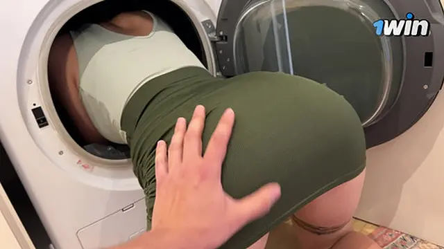 boyfriend fucks milf while she′s stuck in washing machine