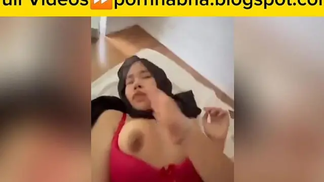 Kakak Berjilbab Menggoda Hingga Terangsang