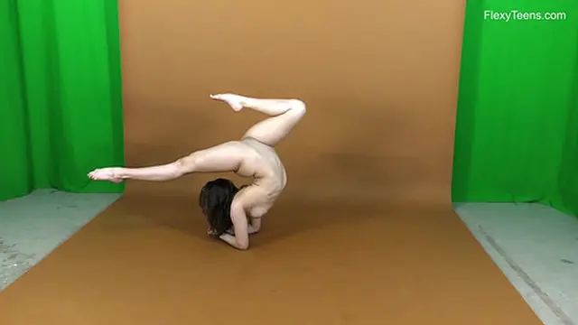 Rima Soroka′s Tight Little Ass🍑 Gets Destroyed by Huge Dongs in Explicit Teen Sex Tape