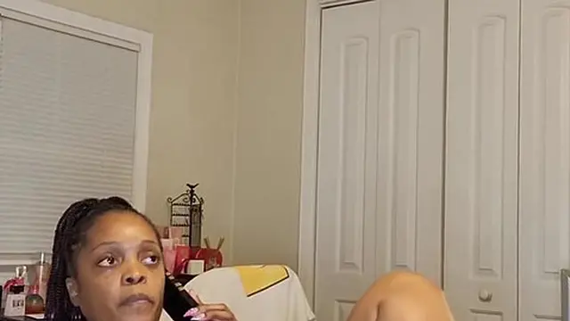 Hot Phone Sex (Leg Tremors) (Sunny Leone)