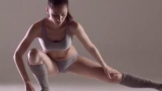 Slutty Siro Zagibalo flaunts her flexitarian flexibility on the filthy floor