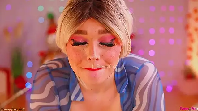 Amateur milf shows off her natural tits while giving a sloppy deepthroat