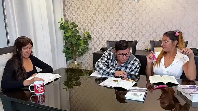 The babysitter didn't notice! Fucking the stepsister is better than doing homework