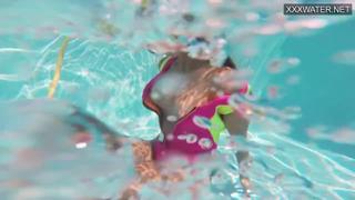 Juicy platinum babe Irina gets it on underwater, squirting like a horny🥵 siren
