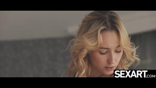 Sizzling Lesbians Sizzle Off