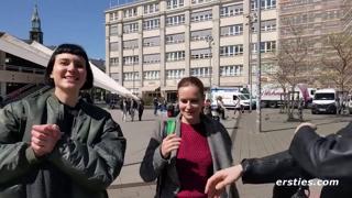 Deutsche Lesbos auf ihrer warmen Brücke Spring Break-Publikum erregen